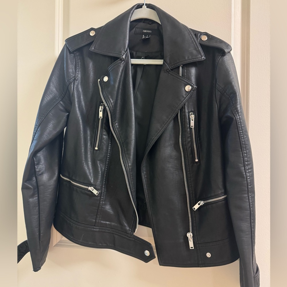 Forever 21 black leather jacket